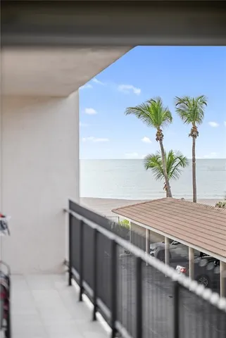 $925,000 | 1212 Benjamin Franklin Drive, Unit 206, Sarasota, FL 34236