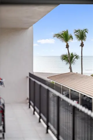 $925,000 | 1212 Benjamin Franklin Drive, Unit 206, Sarasota, FL 34236