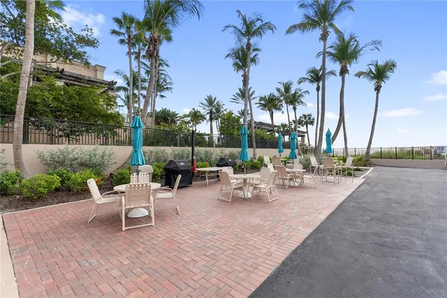 $925,000 | 1212 Benjamin Franklin Drive, Unit 206, Sarasota, FL 34236