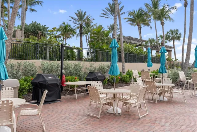 $925,000 | 1212 Benjamin Franklin Drive, Unit 206, Sarasota, FL 34236