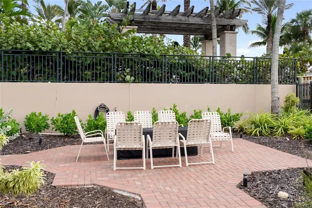 $925,000 | 1212 Benjamin Franklin Drive, Unit 206, Sarasota, FL 34236