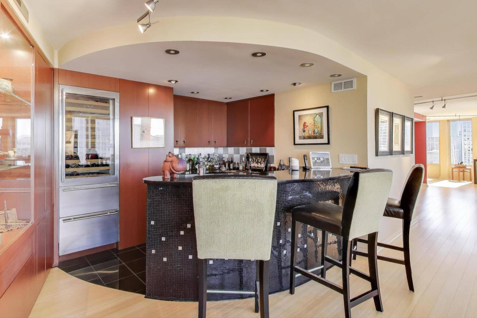 100 East Walton Street, Unit 42F Chicago, IL 60611 - Photo 25 of 52