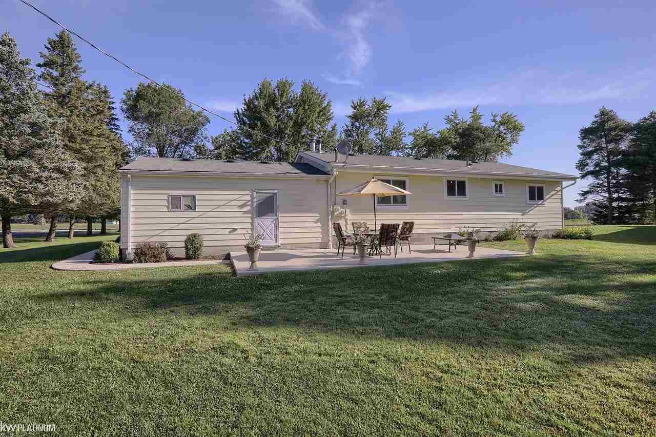 9801 Bartel Road Columbus, MI 48063 - Photo 23 of 26 31394017-22.JPG