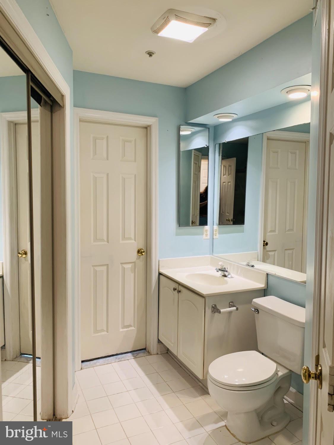 6832 Hayley Ridge Way, Unit G Baltimore, MD 21209 - Photo 22 of 34 2nd full bath w/walk -closet
