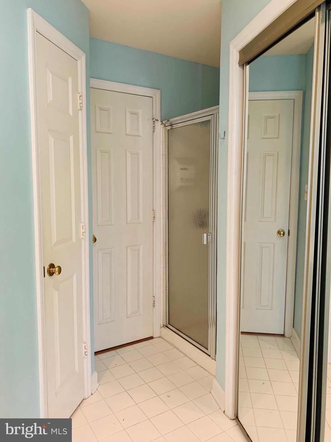6832 Hayley Ridge Way, Unit G Baltimore, MD 21209 - Photo 23 of 34 2nd full bath with walk-in shower
