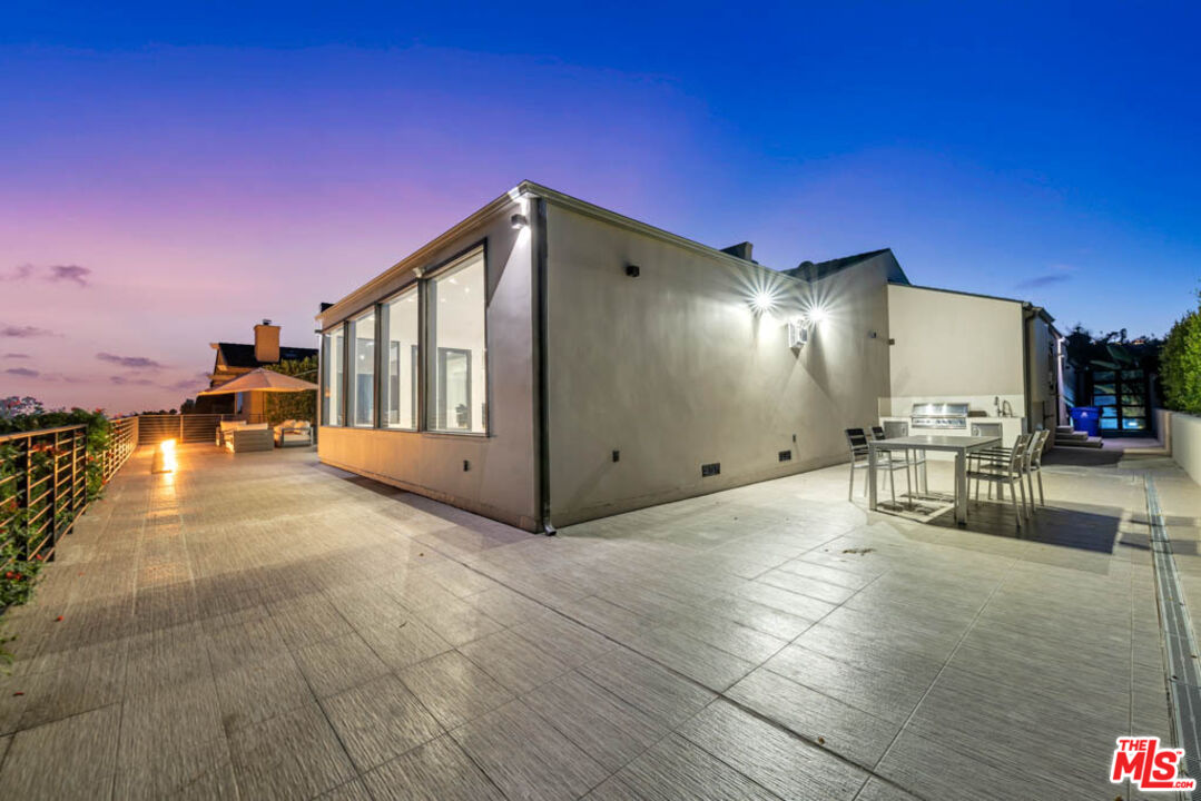 2990 Lakeridge Drive Los Angeles, CA 90068 - Photo 44 of 53