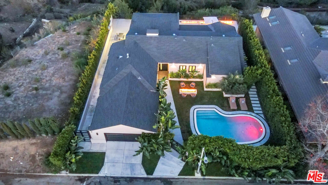 2990 Lakeridge Drive Los Angeles, CA 90068 - Photo 50 of 53 an aerial view of residential house with outdoor space and parking