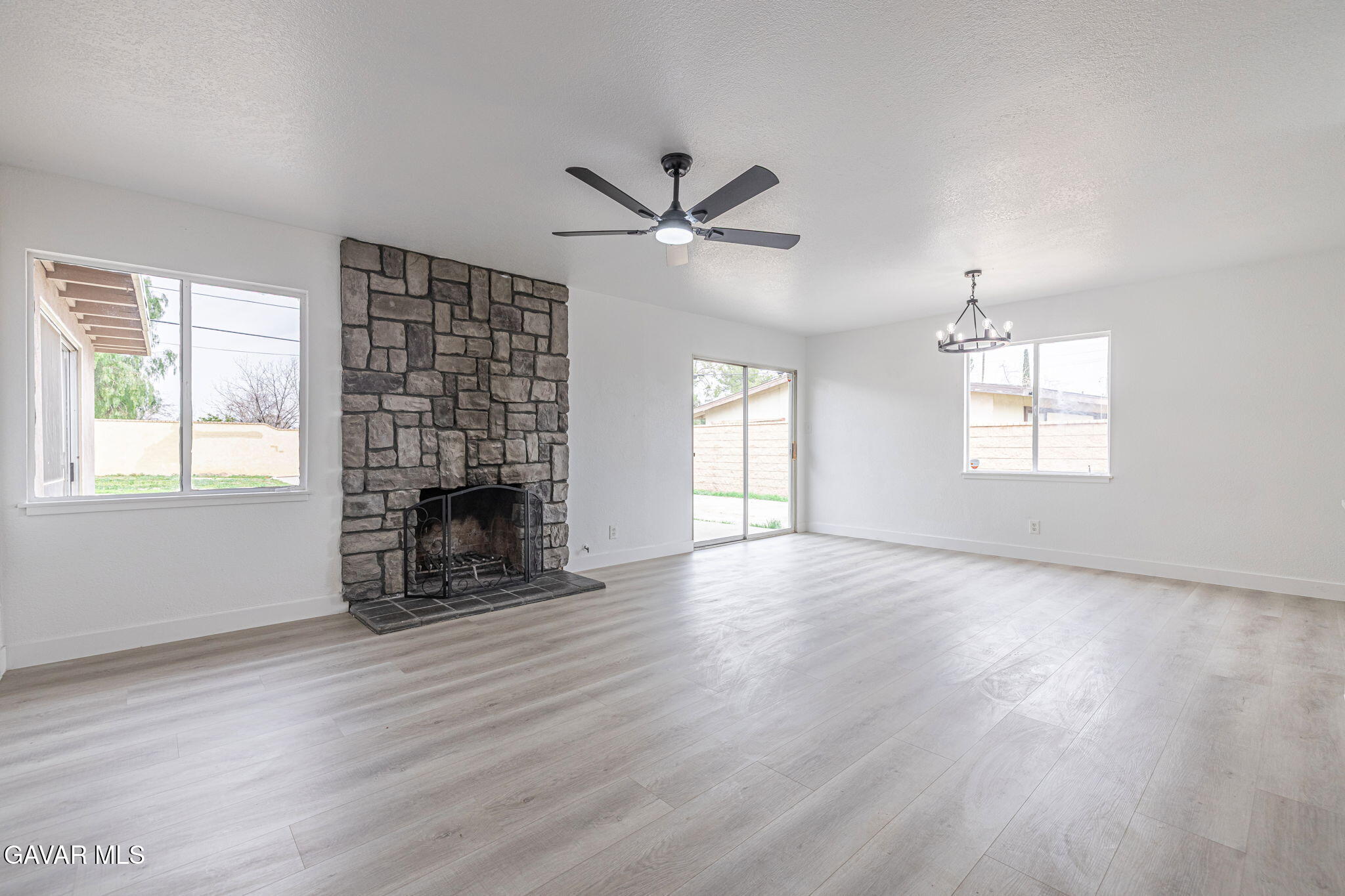 39047 Juniper Tree Road Palmdale, CA 93551 - Photo 3 of 49 18-web-or-mls-AVOH--27