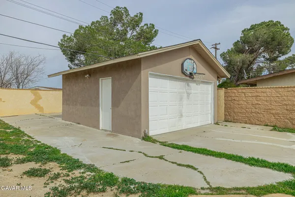 $489,900 | 39047 Juniper Tree Road, Palmdale, CA 93551