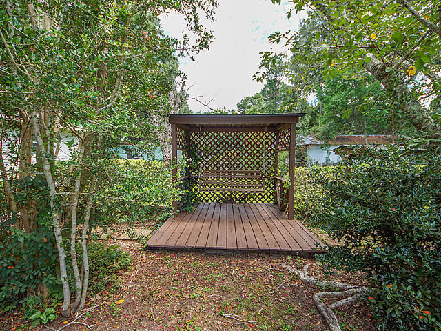 2117 Oakland Road Charleston, SC 29414 - Photo 24 of 33 2117 Swing and Gazebo