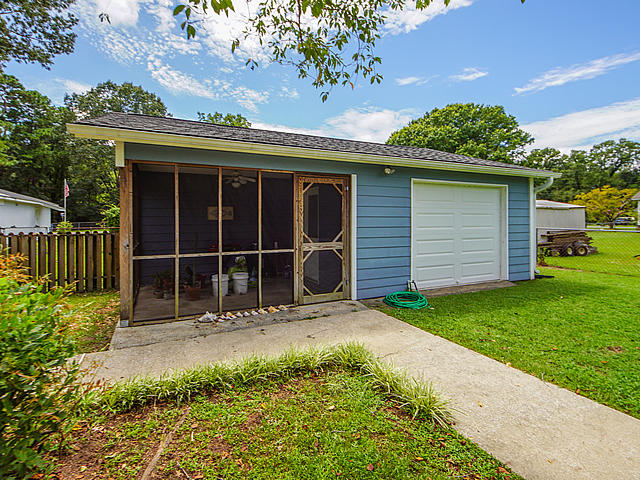 2117 Oakland Road Charleston, SC 29414 - Photo 27 of 33 2117 Garage and porch