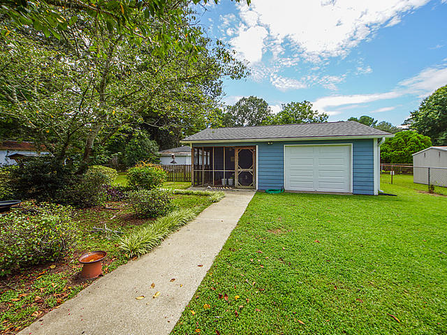 2117 Oakland Road Charleston, SC 29414 - Photo 28 of 33 2117 Garage front