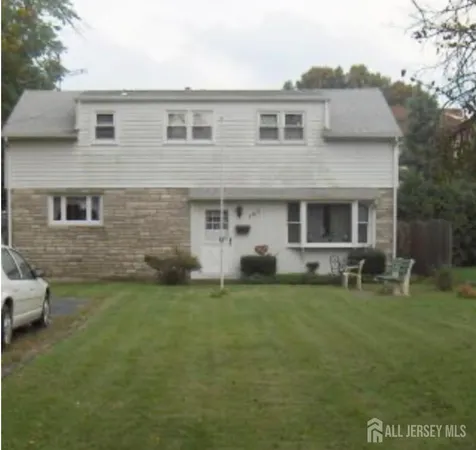 $449,500 | 107 Zoar Place, Middlesex, NJ 08846