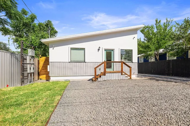 $2,100 | 1171 Nickols Avenue, Unit 1, Austin, TX 78721