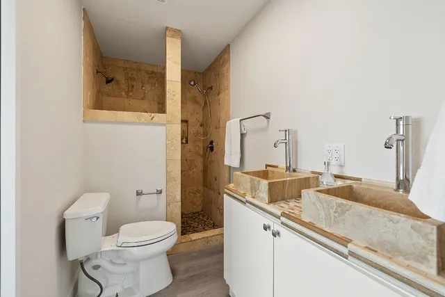 $2,100 | 1171 Nickols Avenue, Unit 1, Austin, TX 78721