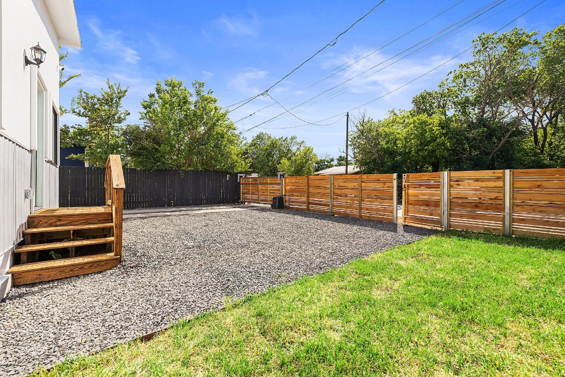 1171 Nickols Avenue, Unit 1 Austin, TX 78721 - Photo 3 of 22 View of fenced backyard