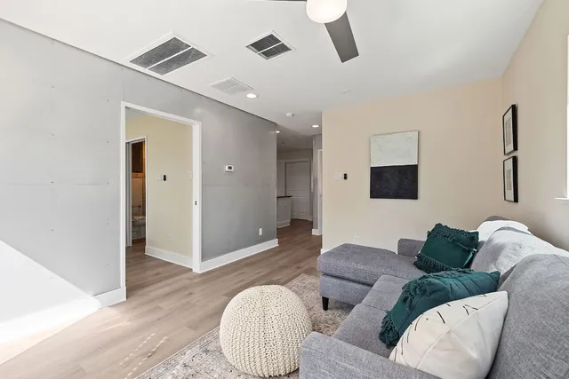 $2,100 | 1171 Nickols Avenue, Unit 1, Austin, TX 78721