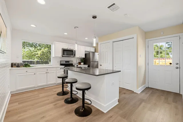 $2,100 | 1171 Nickols Avenue, Unit 1, Austin, TX 78721