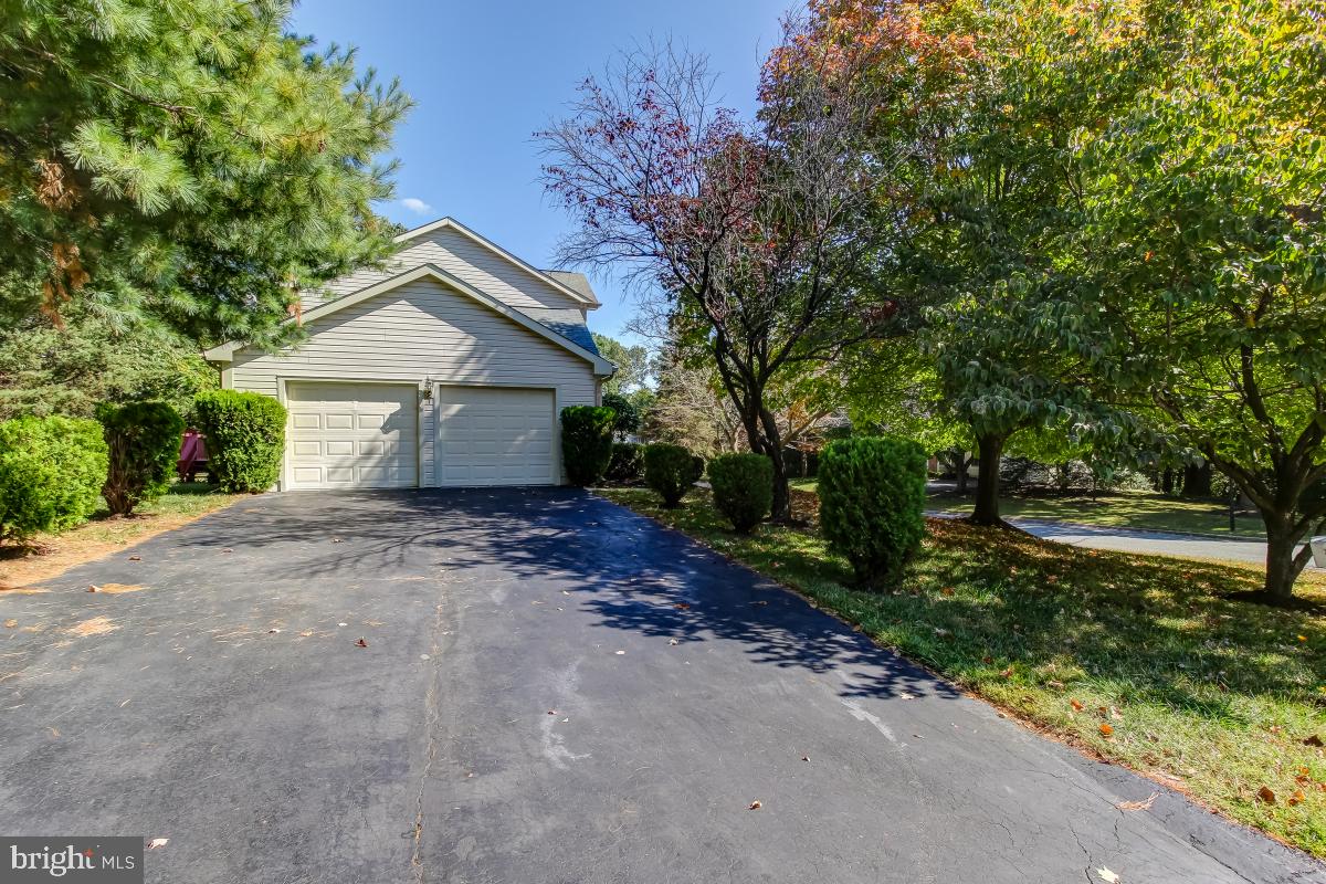 16628 Bethayres Road Rockville, MD 20855 - Photo 3 of 32 Gallery Image 3