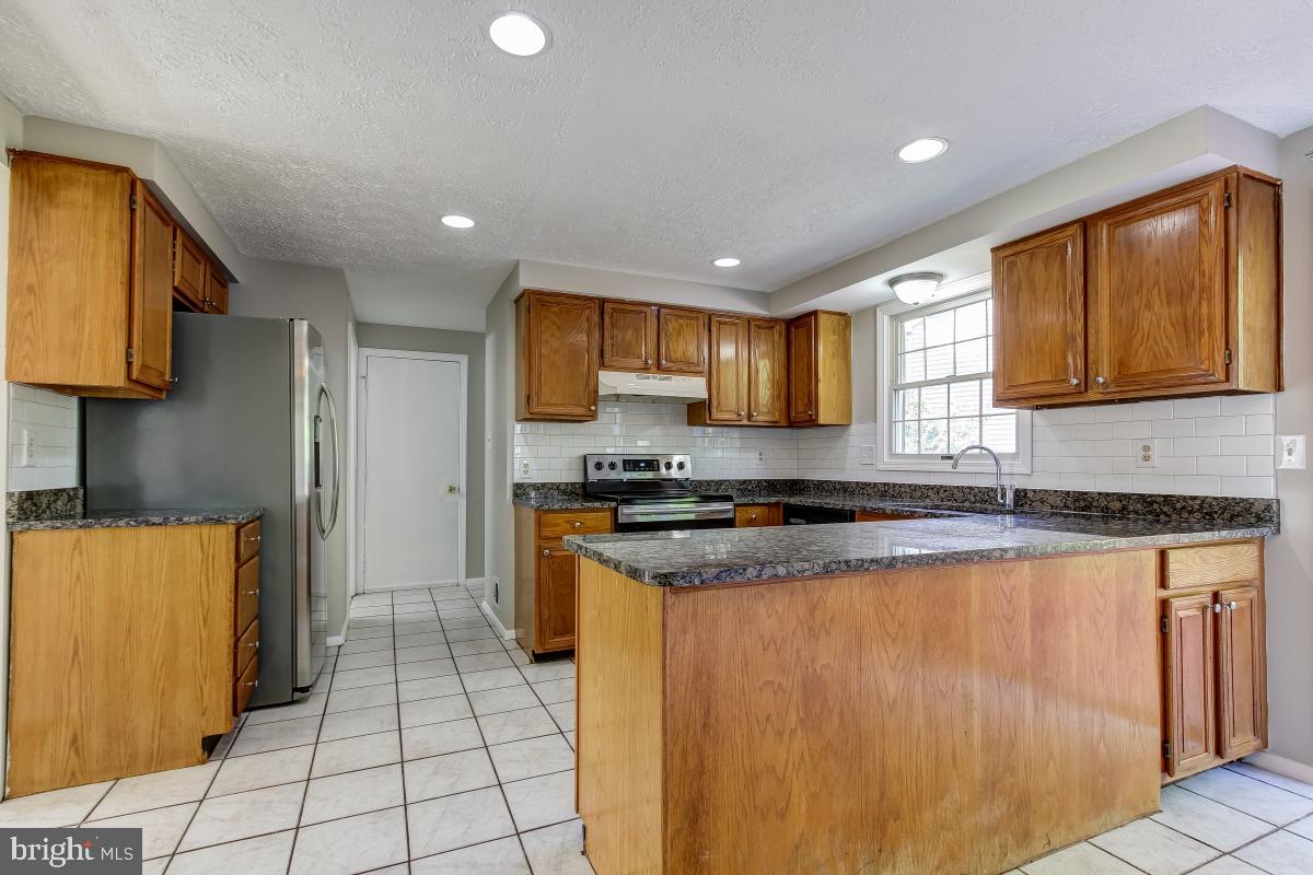 16628 Bethayres Road Rockville, MD 20855 - Photo 8 of 32 Gallery Image 8