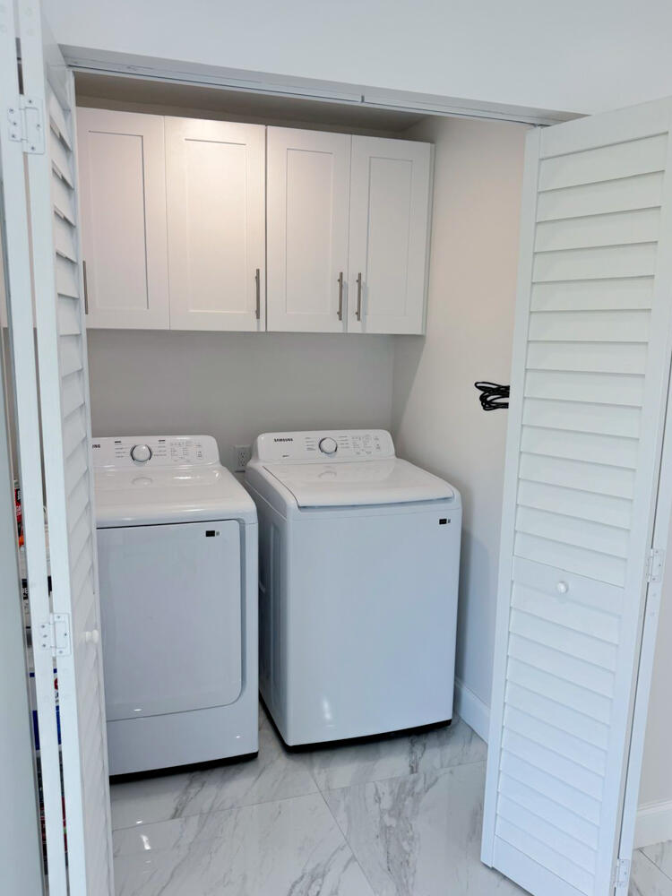 6465 Alexander Road West Palm Beach, FL 33413 - Photo 18 of 20 a utility room with dryer and washer
