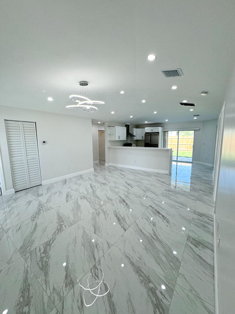 6465 Alexander Road West Palm Beach, FL 33413 - Photo 5 of 20 a view of an empty room