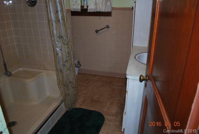 7632 Old Linville Road Marion, NC 28752 - Photo 13 of 38 Gallery Image 13