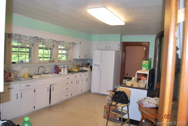 7632 Old Linville Road Marion, NC 28752 - Photo 8 of 38 Gallery Image 8