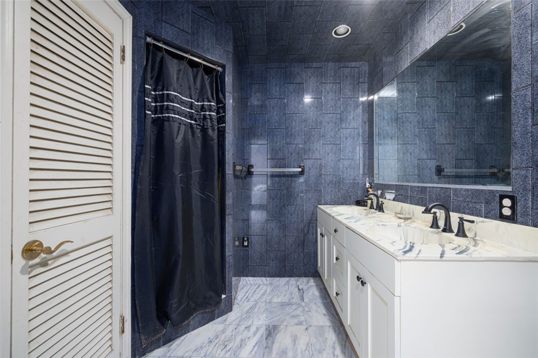 456 Rockland Road Scituate, RI 02857 - Photo 34 of 40 Master Bath