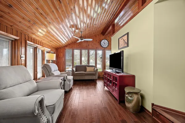 $550,000 | 908 40th Street, Downers Grove, IL 60515