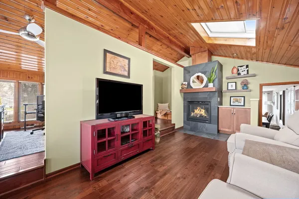 $550,000 | 908 40th Street, Downers Grove, IL 60515