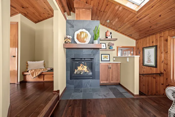 $550,000 | 908 40th Street, Downers Grove, IL 60515