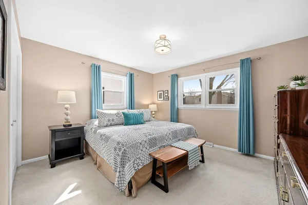 $550,000 | 908 40th Street, Downers Grove, IL 60515