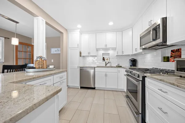 $550,000 | 908 40th Street, Downers Grove, IL 60515