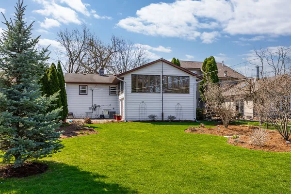 $550,000 | 908 40th Street, Downers Grove, IL 60515