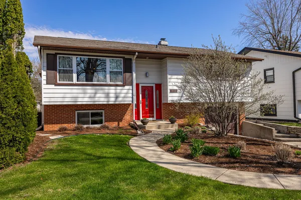 $550,000 | 908 40th Street, Downers Grove, IL 60515