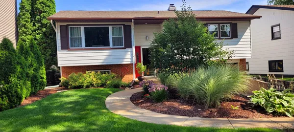 $550,000 | 908 40th Street, Downers Grove, IL 60515