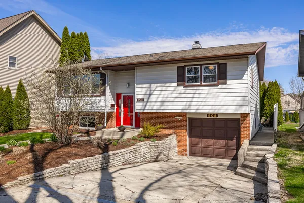$550,000 | 908 40th Street, Downers Grove, IL 60515