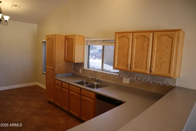 $2,300 | 3887 Camino Bella Rosa, Sierra Vista, AZ 85650