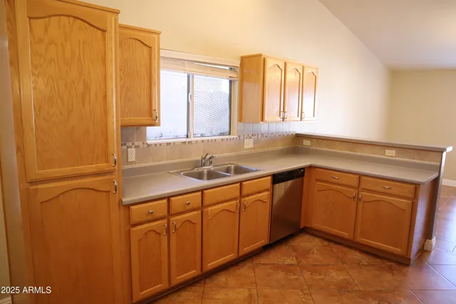 $2,300 | 3887 Camino Bella Rosa, Sierra Vista, AZ 85650