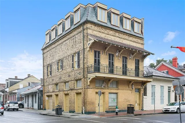 $2,495 | 937 St Louis Street, Unit 3, New Orleans, LA 70112