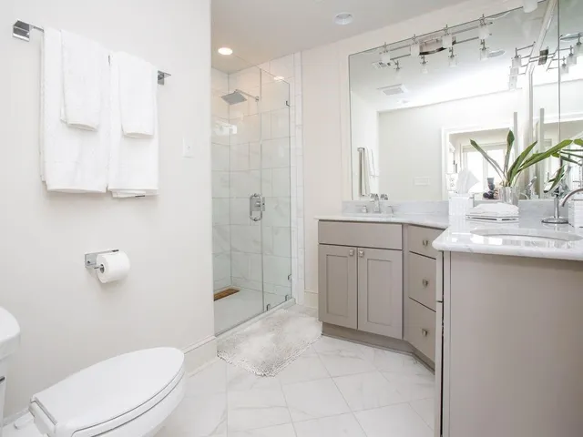 $2,495 | 937 St Louis Street, Unit 3, New Orleans, LA 70112