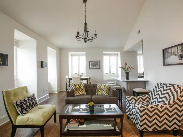 $2,200 | 937 St Louis Street, Unit 3, New Orleans, LA 70112