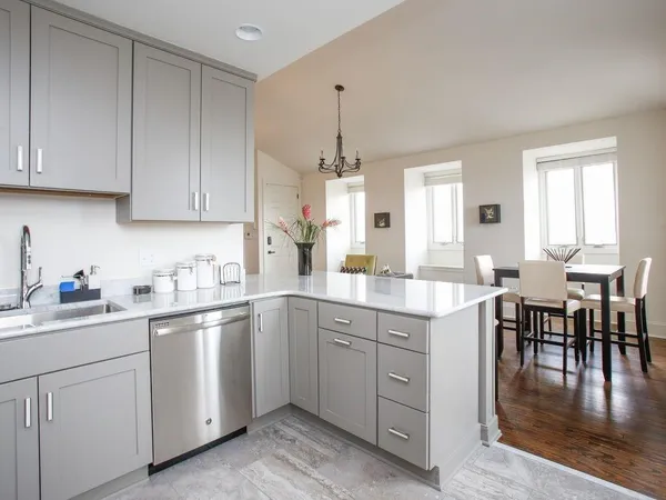 $2,200 | 937 St Louis Street, Unit 3, New Orleans, LA 70112