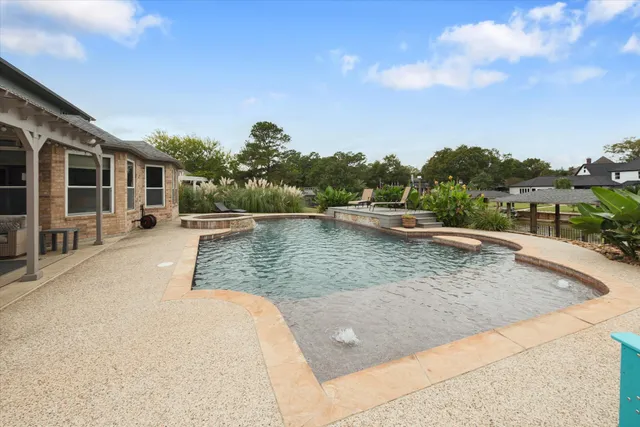 $10,500 | 8219 Shoregrove Drive, Houston, TX 77346