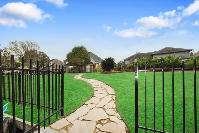 $10,500 | 8219 Shoregrove Drive, Houston, TX 77346