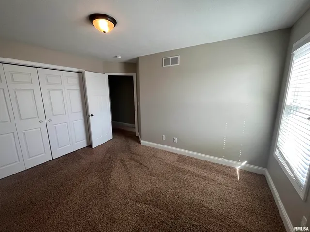 $1,900 | 1118 Koufax Drive, Chatham, IL 62629