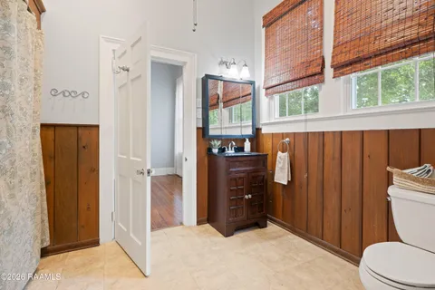 $349,999 | 401 Parkview Drive, New Iberia, LA 70563