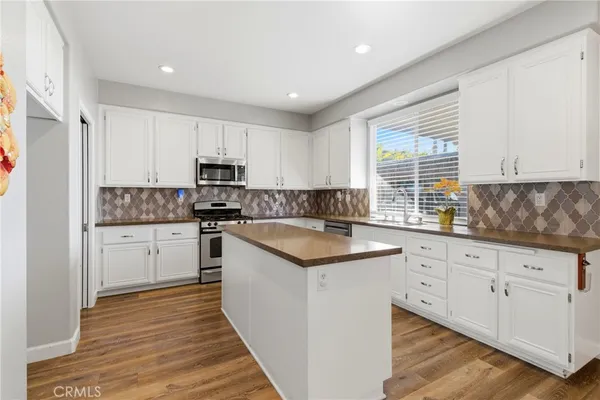 $1,395,000 | 940 VÃa Blairo, Corona, CA 92879