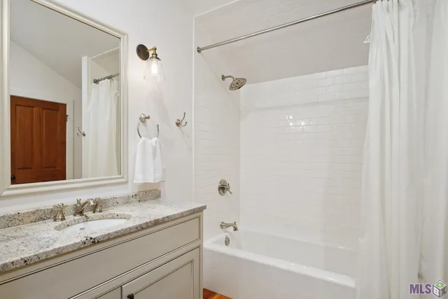 $850,000 | 5318 Privateer Boulevard, Barataria, LA 70036